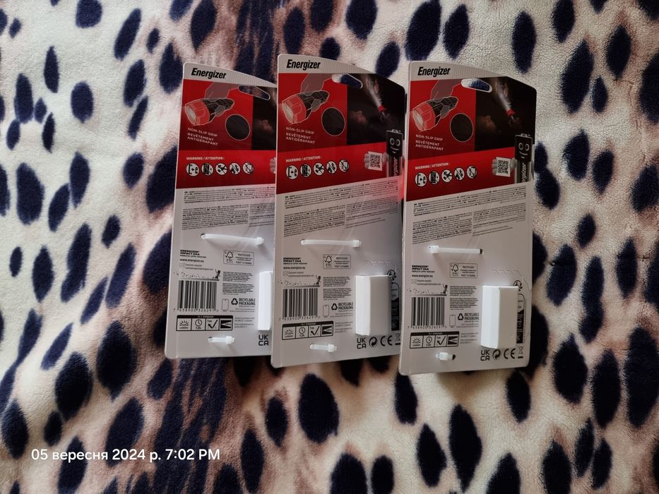 Продам якісні ліхтарики з батарейками