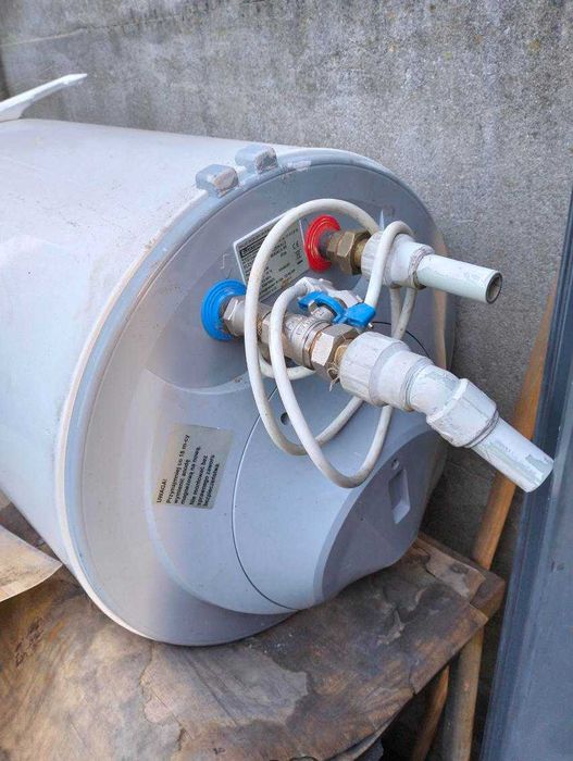 Sprzedam bojler elektryczny z grzejnikami