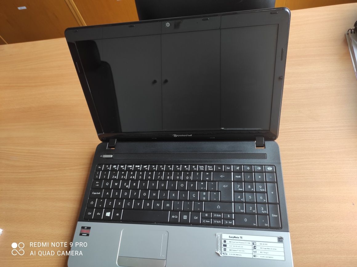 Computador portátil Packard Bell EasyNote TE com avaria na board