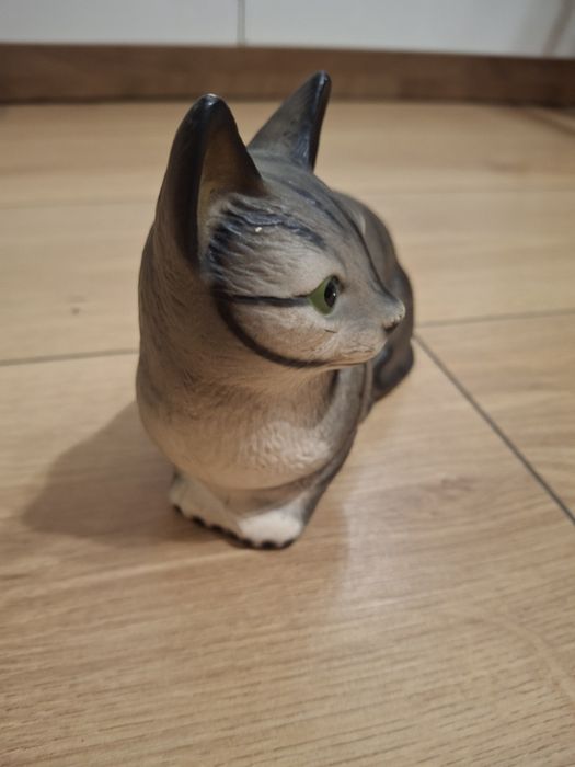 Figurka kota ciemnoszary