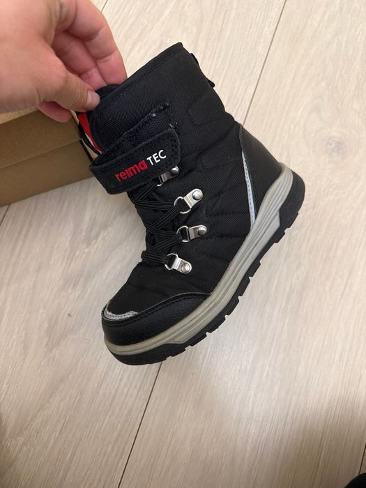 Продам зимові ботинки Reima