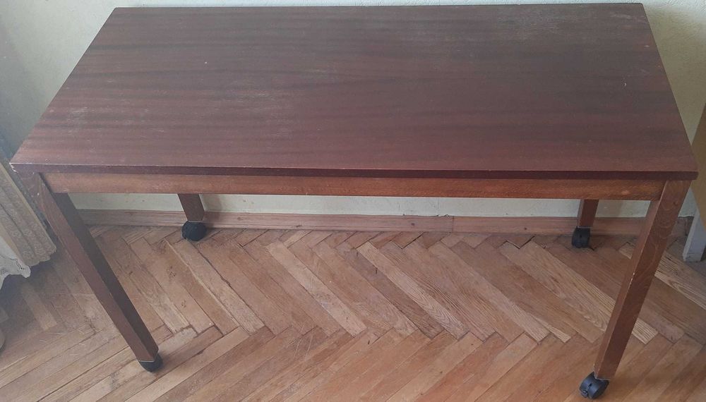 Стіл журнальний, кавовий, дитячий, робочий.