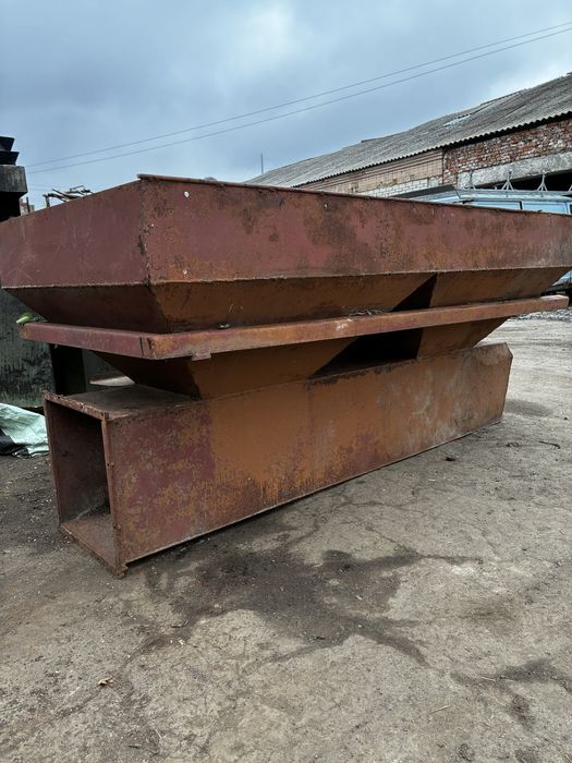 Металеві прийомні бункери накопичувачі для зерна тирси пелет
