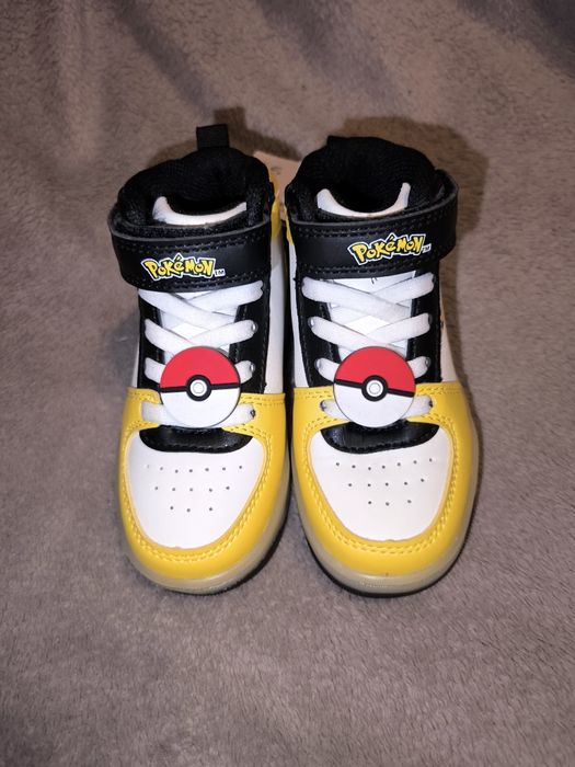 Buty świecące pokemon
