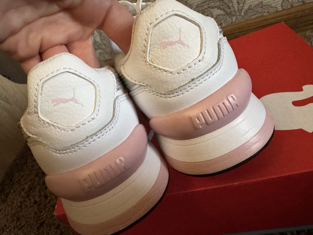 Кросівки Puma 37,5 розмір  4,5 устілка 23, 5 см