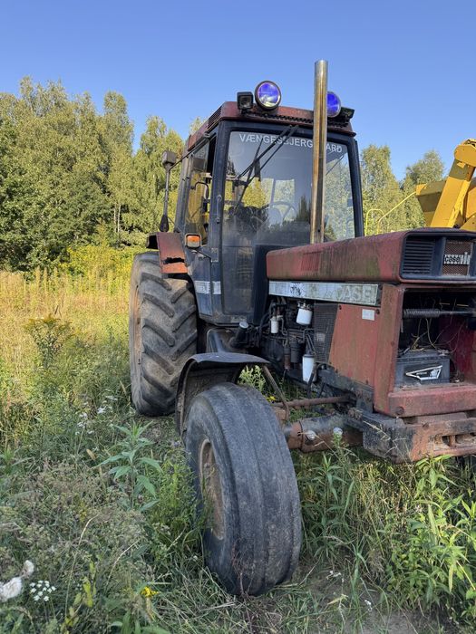 Traktor ciagnik case 1056xl