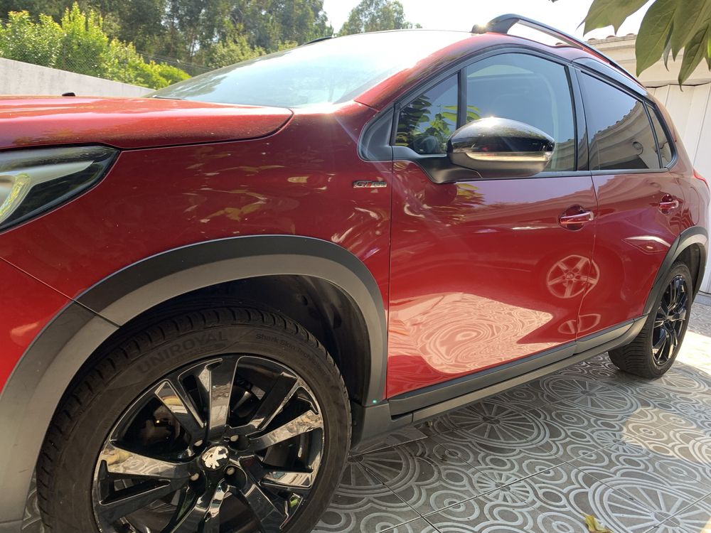 Peugeot 2008 GT Line 1200 cc 130 CV