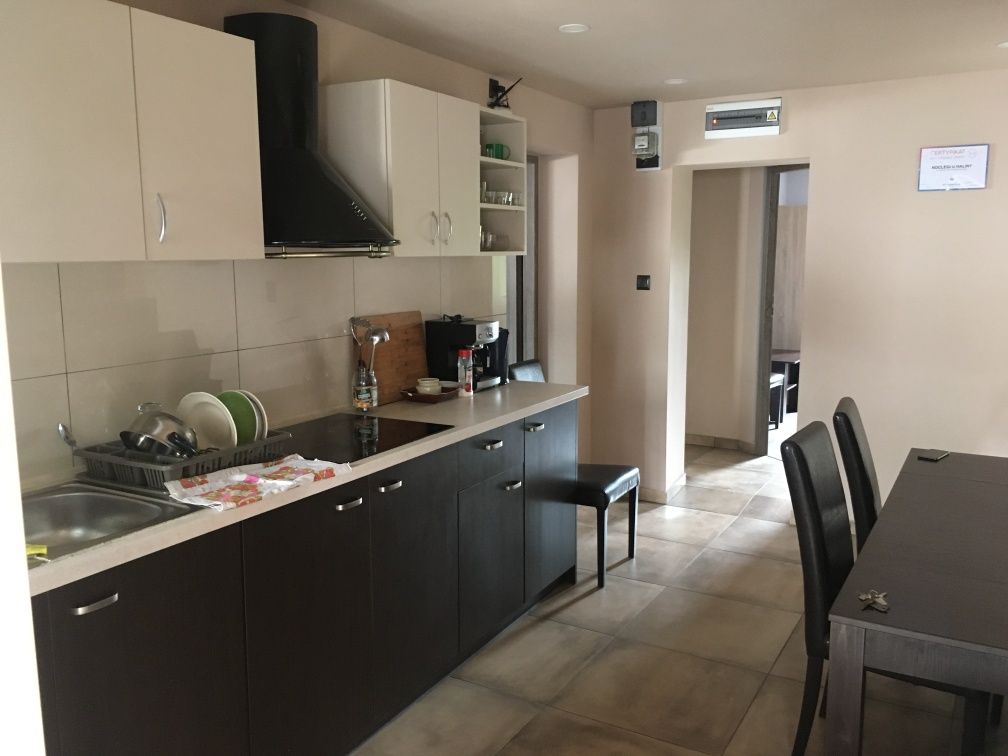 Tanie pokoje do wynajęcia, noclegi pracownicze dla firm, hostel.