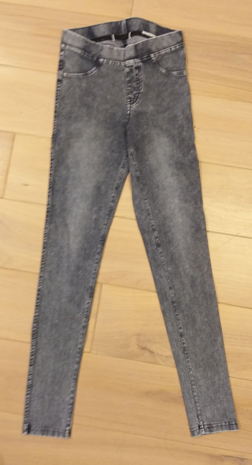 Spodnie szare jeans wąskie 140-146