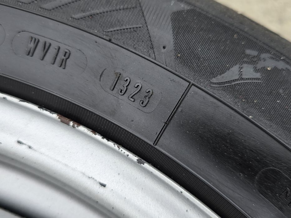 Felgi VW Volkswagen VAG Caddy 205/55R16 + opony GoodYear dekielki -bdb