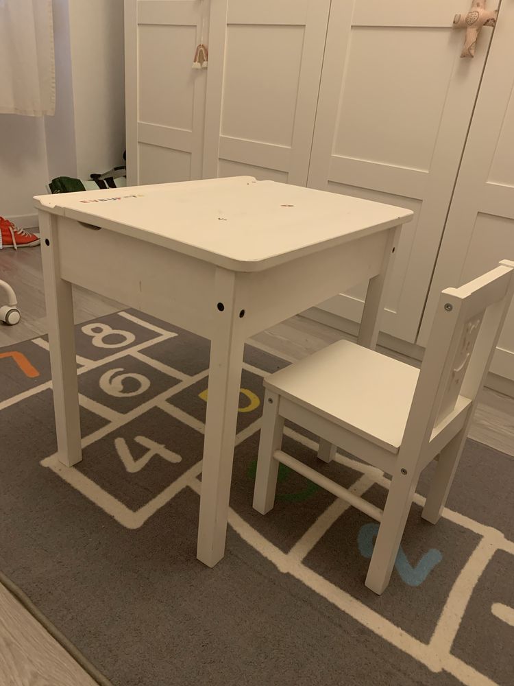 Mesinha e cadeira criança IKEA – 20€