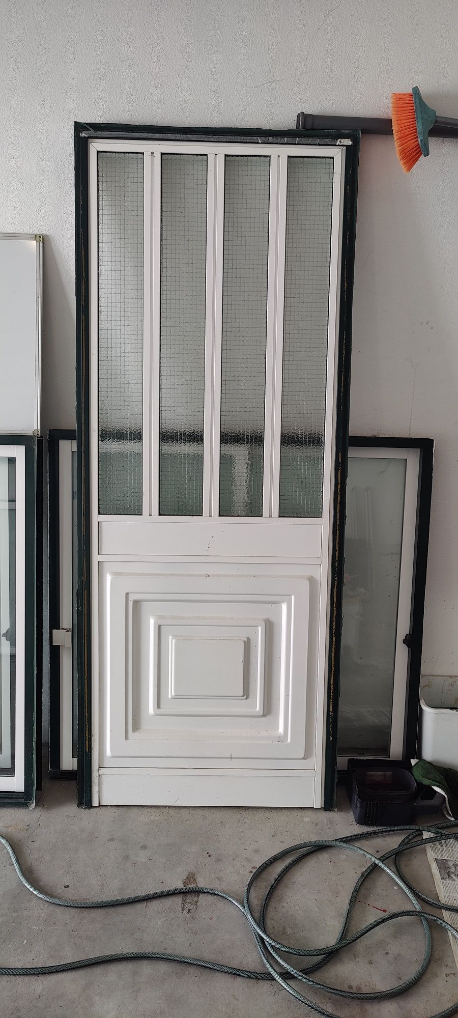 Janelas e sacadas em alumínio e tudo com  vidro duplo