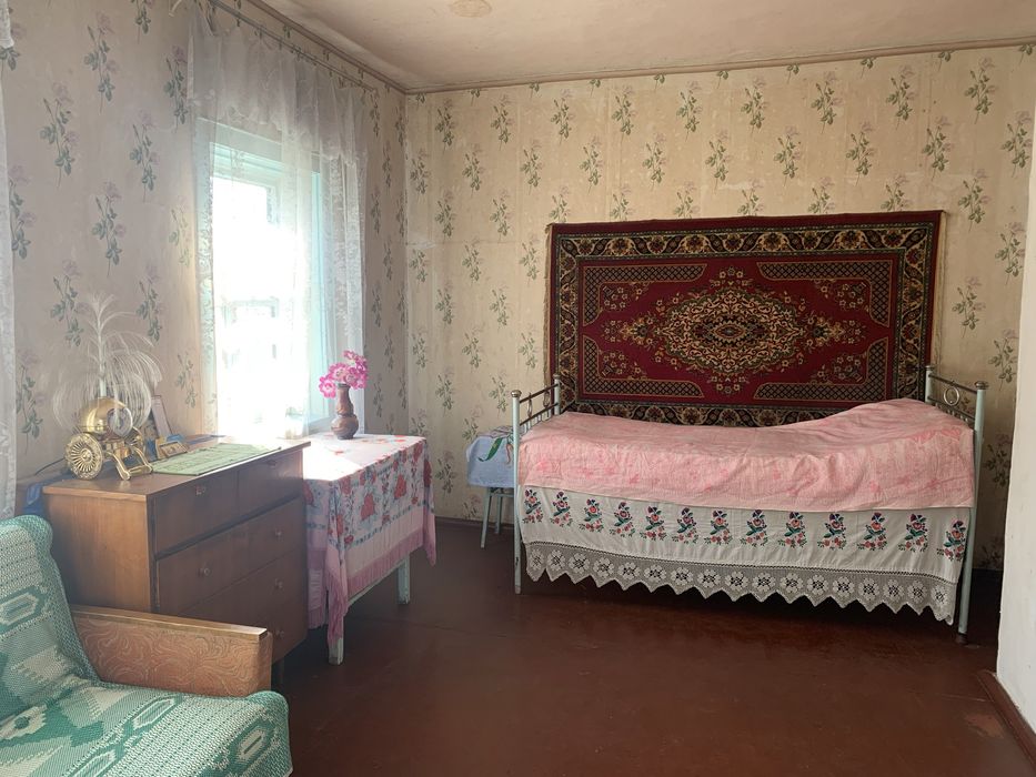 Будинок з ділянкою