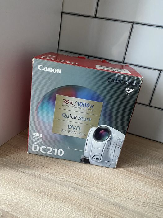 Відеокамера DC 210