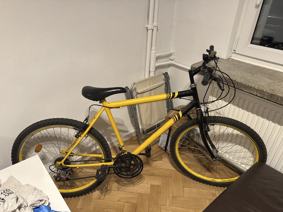 klasyczny rower żółty