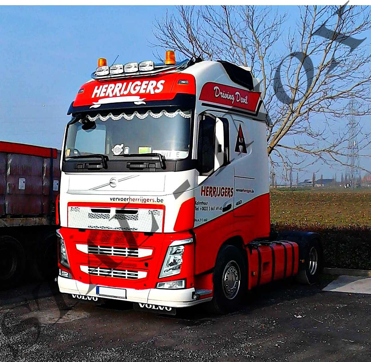 Orurowanie górne malowane proszkowo VOLVO Fh4 Fh5 oświetlenie led
