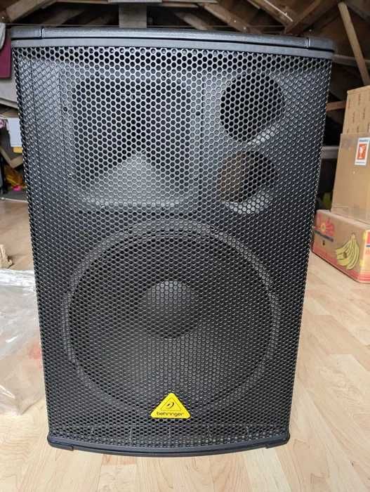 2x Behringer B1520 PRO