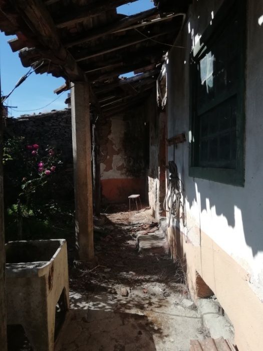 Vende-se Casa Centenària S. Joao da Pesqueira Otima para Turismo Rural