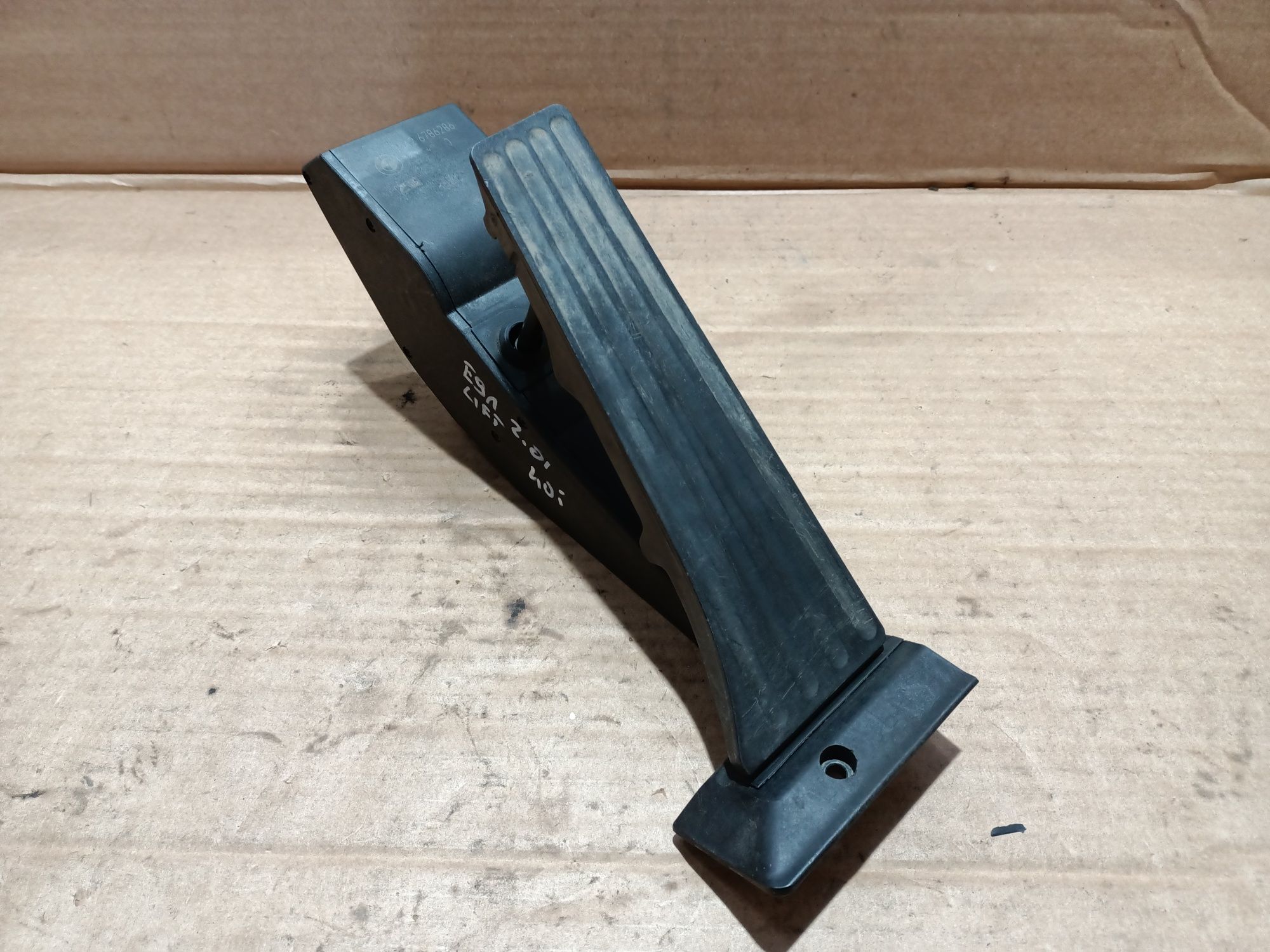 Pedał potencjometr gazu BMW E87 E90 E91 E60 E61 2.0D 2.5D 1.6B 2.0B