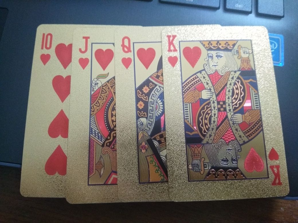 Vendo baralho de cartas dourado