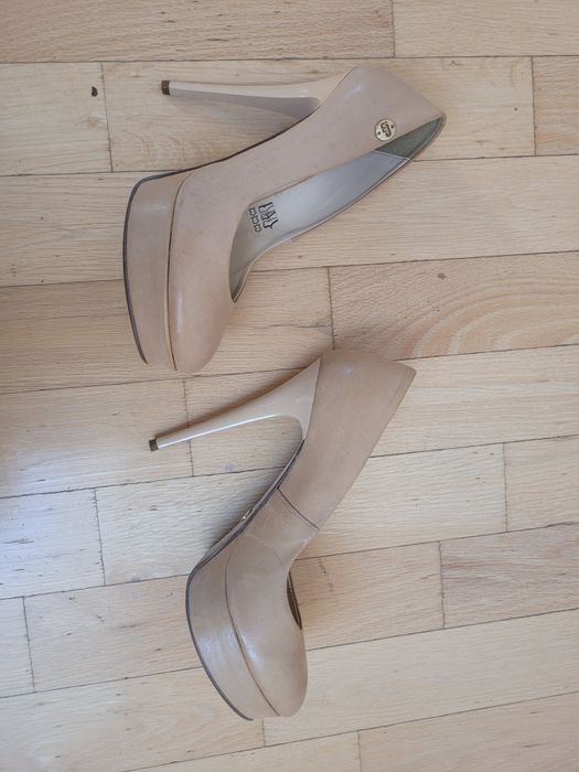 Vero Gucio buty szpilki koturny 37