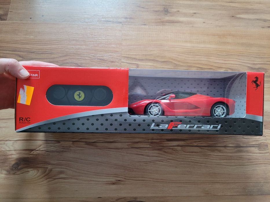 Auto na pilot LaFerrari czerwone Rastar