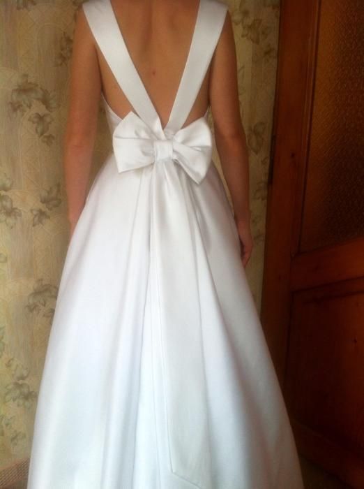 Весільна сукня атлас
