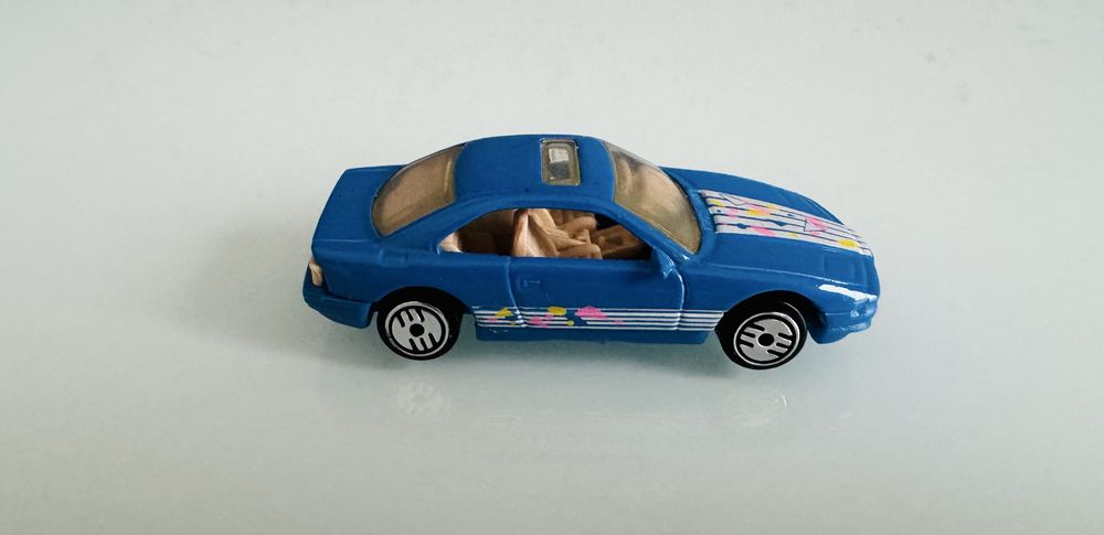 Hot Wheels - BMW 850i First Edition - skala jak Matchbox, Majorette
