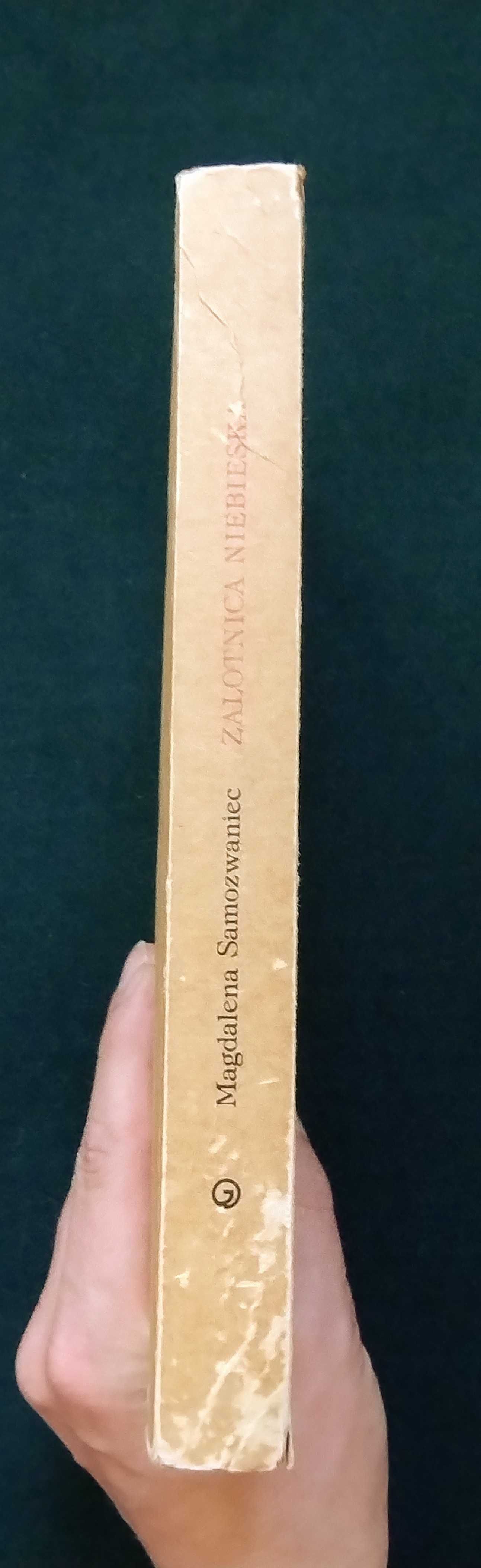ZALOTNICA NIEBIESKA Magdalena Samozwaniec książka stare książki PRL