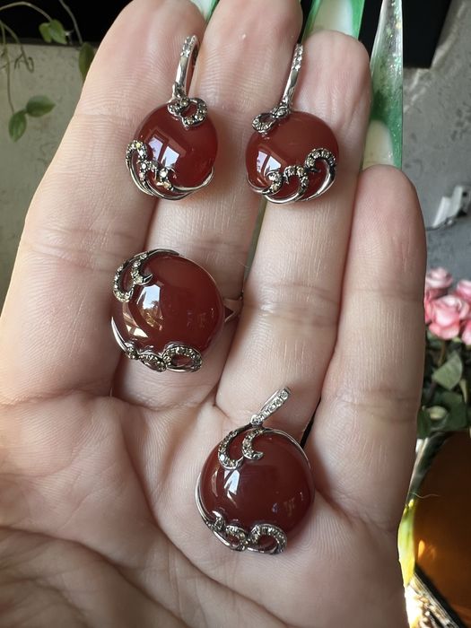 Комплект с агатом и бриллиантами 585 пр.в белом золоте