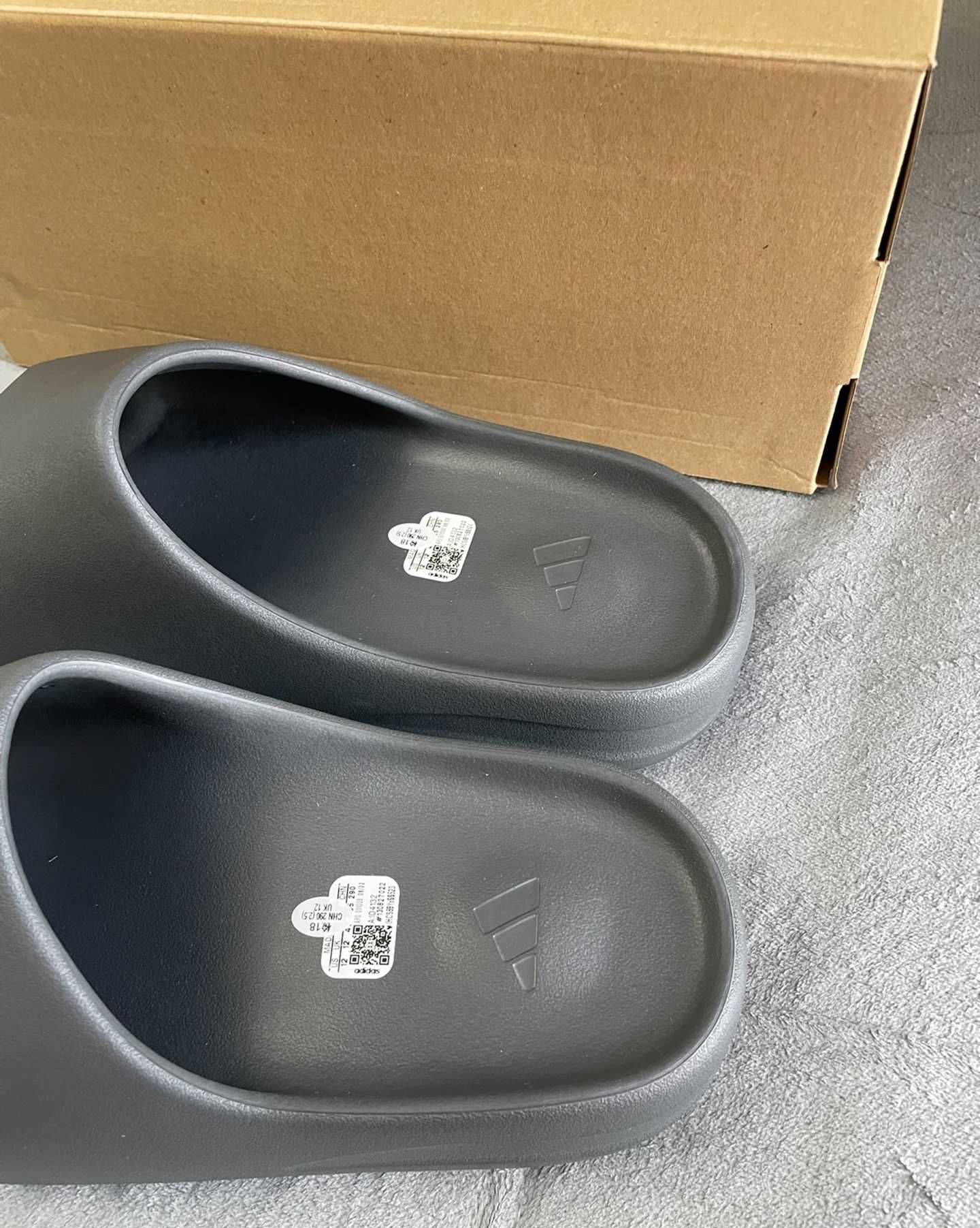 Adidas Yeezy Slide Dark Onyx r.41
