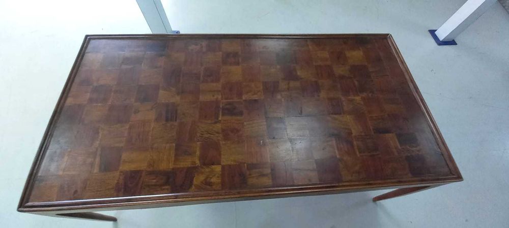 Mesa de sala de Jantar de madeira