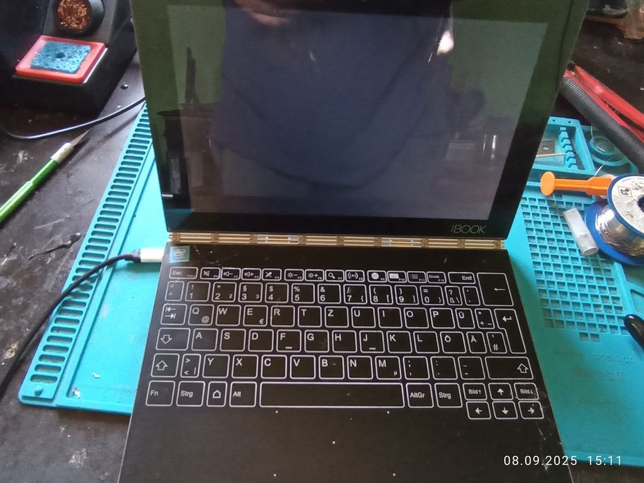 Планшет ноутбук Lenovo yogabook