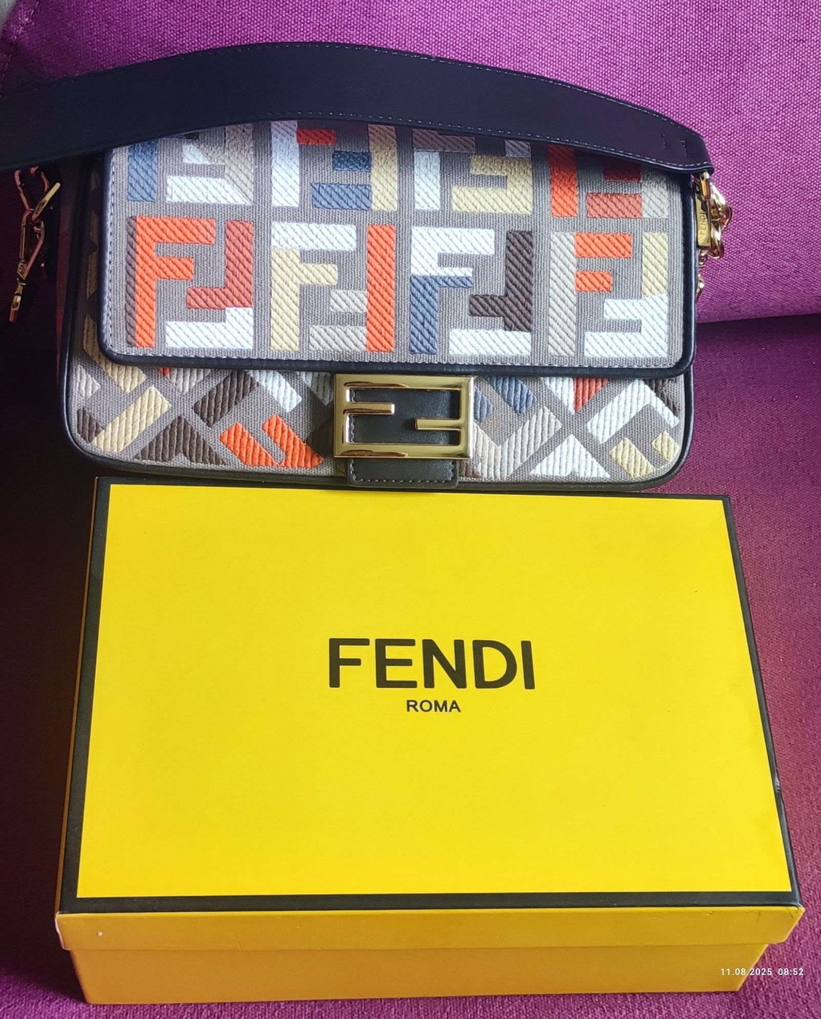 Нова Сумочка Fendi baguette