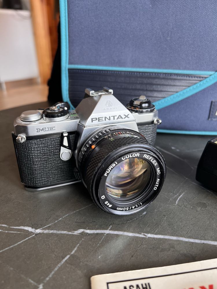 Aparat pentax  me z lampą blyskową
