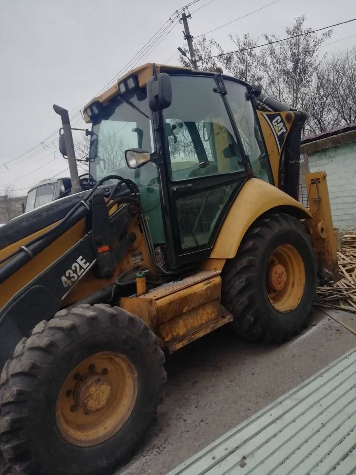 Продам спец.технику Cat 432E