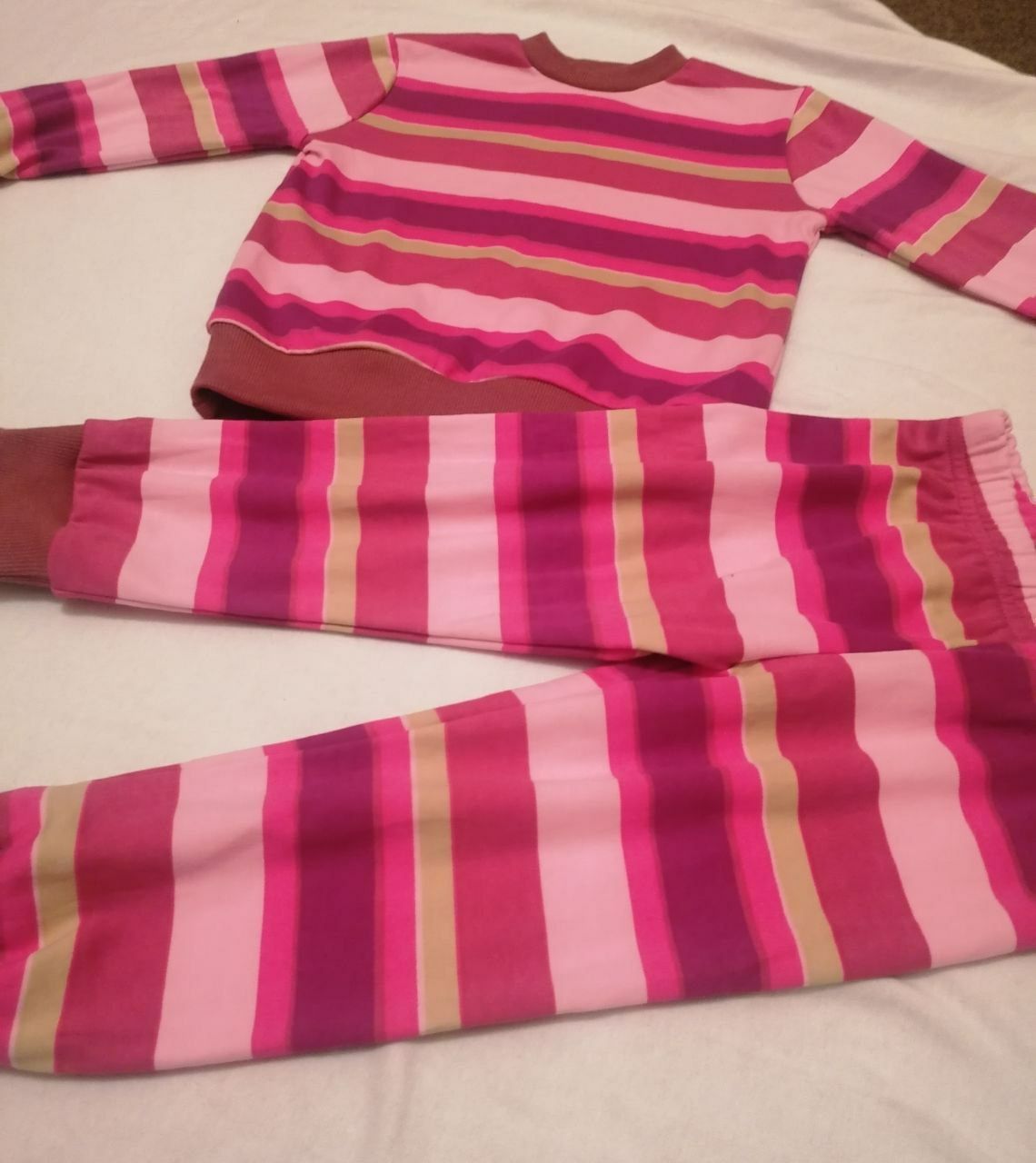 Дитяча кофточка і штани (костюм) для дівчинки