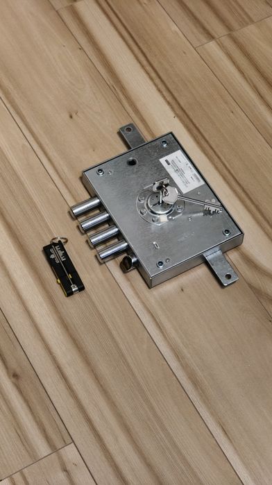Zamek do drzwi Dierre Lock Trap wkładka MIA