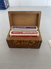 Karty do gry w drewnianym pudełku Piatnik classic