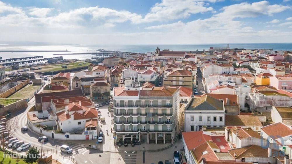 Prédio T24 em Peniche de 809,00 m2