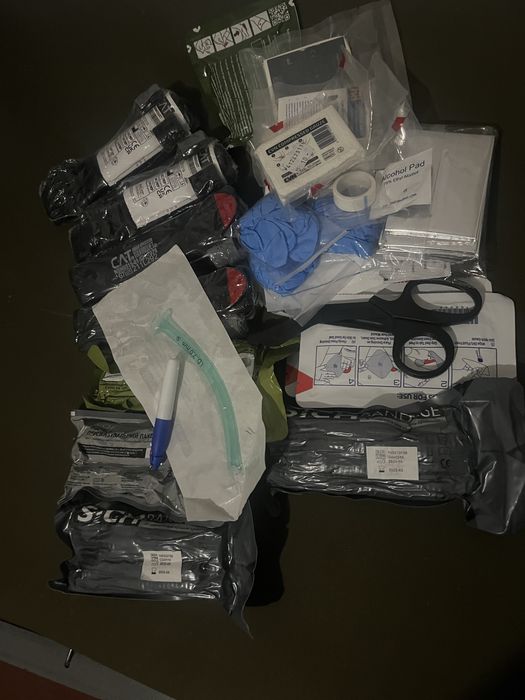 Аптечка з військторгу все що на фото