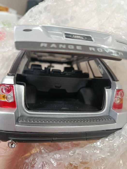 Колекційний MaiSto рендж ровер 1:18