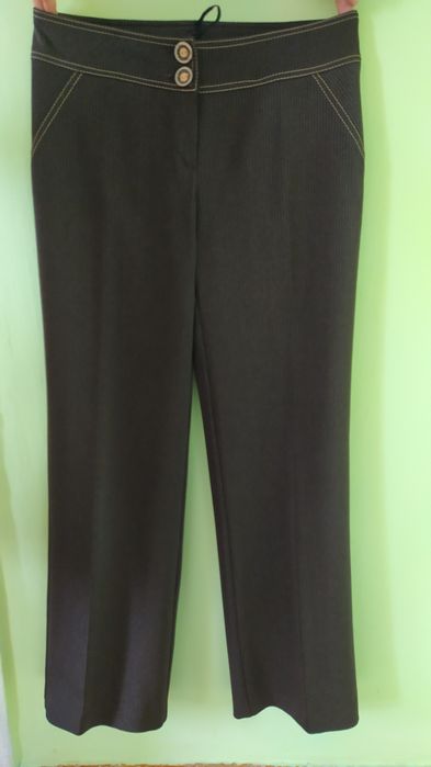 Женский брючный костюм