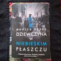 Dziewczyna w niebieskim płaszczu Monica Hesse