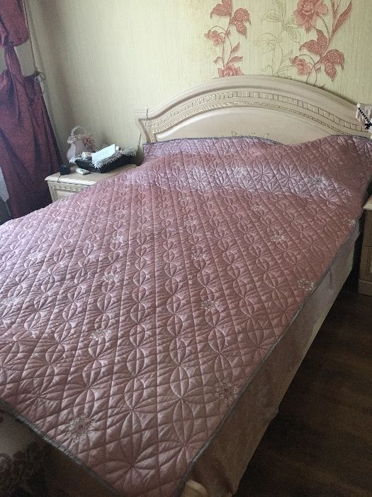Роскошное покрывало на полуторную кровать, вышивка розовое
