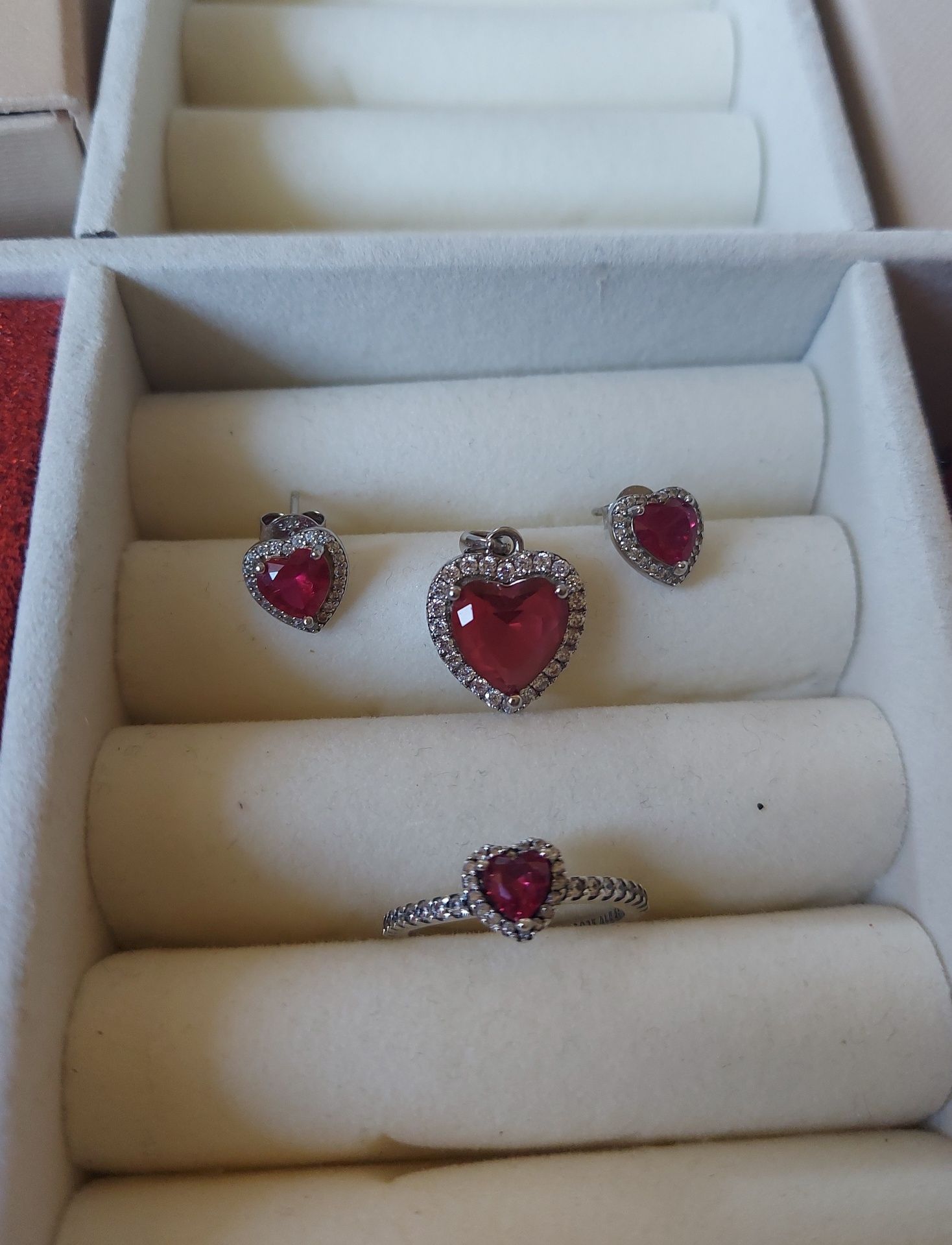 Komplet srebrnej biżuterii z czerwonym sercem pandora mennica świdnick
