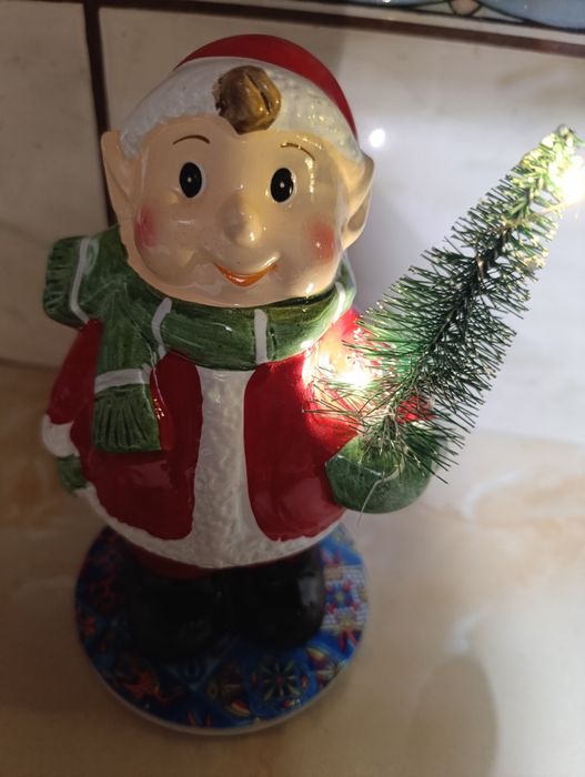 Nowa figurka świąteczna Elf z oświetleniem LED.