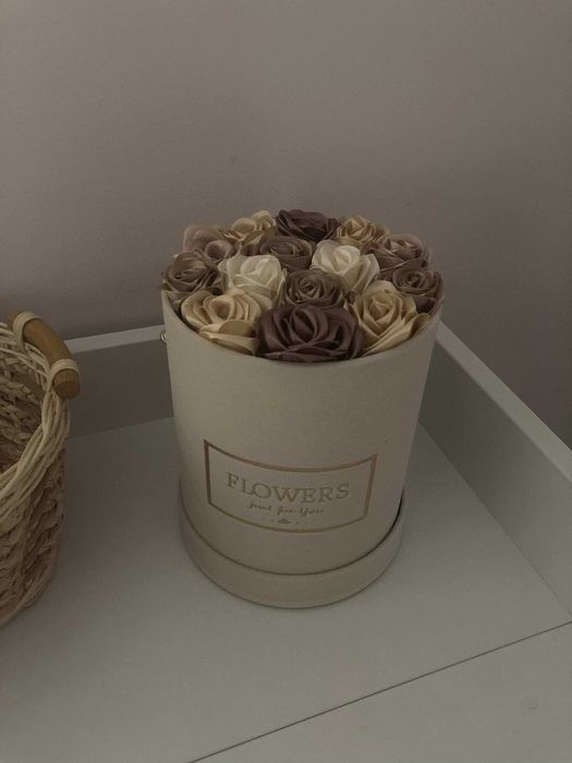 Flower box, róże, prezent