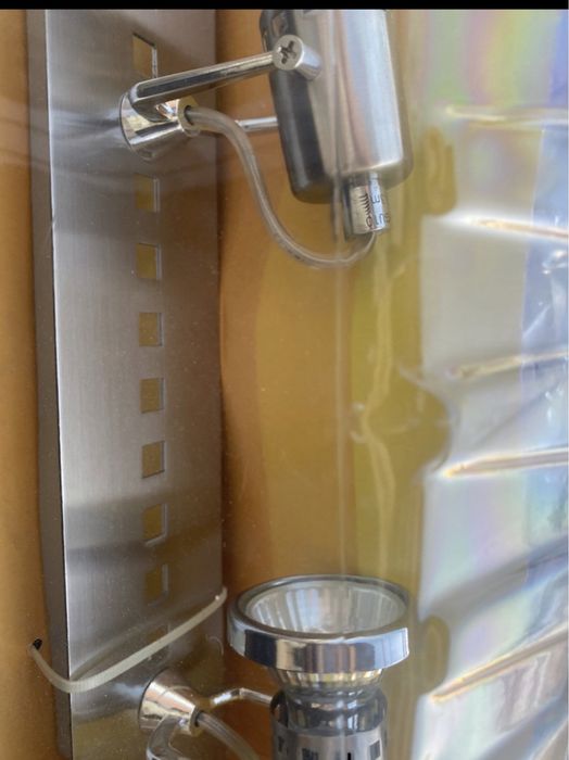 Candeeiro calha com 3 spots a estrear