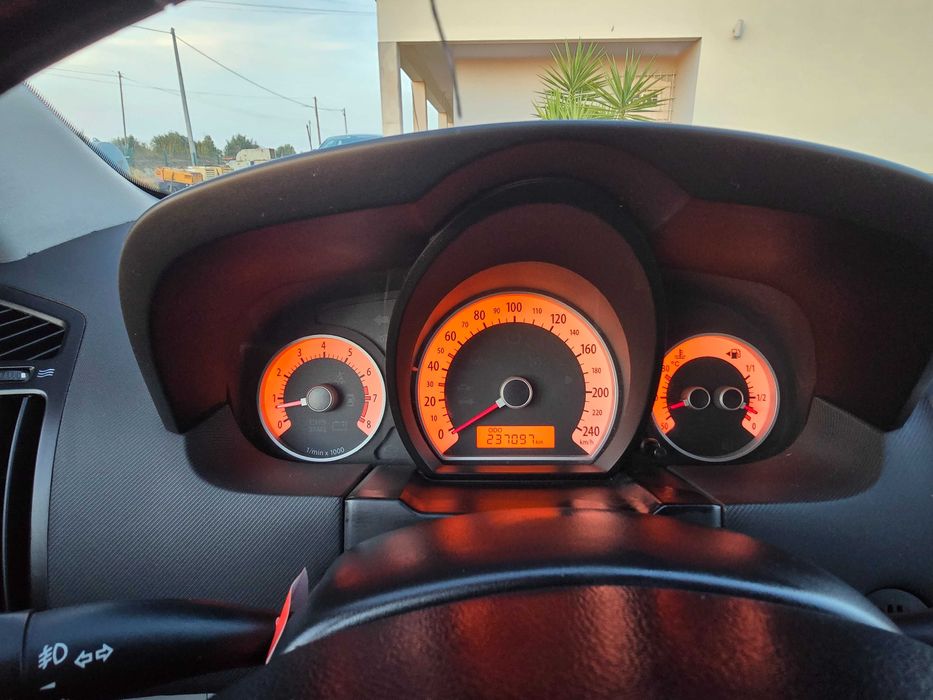 Kia Ceed 1.4 110cv em perfeitas condições com possibilidade garantia